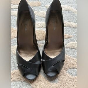 Elegant Black Peep-Toe Unisa Heels